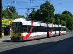 Berlin: Straenbahnlinie 50 nach Frnzsisch Buchholz Guyostrae an der Haltestelle Pankow Kirche.(5.6.2010)