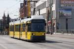 BERLIN, 17.04.2010, MetroTram-Linie M10 nach Ausfahrt aus der Haltestelle S+U-Bahnhof Warschauer Straße