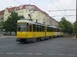 Berlin: Straenbahnlinie M4 nach S-Bahnhof Hackescher Markt am S-Bahnhof Greifswalder Strae.(1.7.2010)