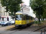 Berlin: Straenbahnlinie M4 nach Falkenberg an der Haltestelle Prenzlauer Berg Hufelandstrae.(1.7.2010)