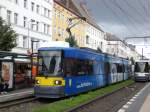 Berlin: Straenbahnlinie M4 nach S-Bahnhof Hackescher Markt an der Haltestelle Weiensee Antonplatz.(28.8.2010)