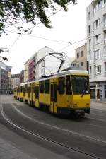 Berlin - BVG/Linie M5 - 7053+7066 warten am 29.04.2009 in der Groe Prsidentenstrae.