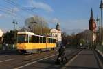 Berlin Tw 6106 verlsst Alt-Kpenick via Lindenstrae, 22.04.2012.