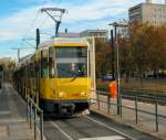 Berlin BVG SL M8 (KT4D 6172) Mollstrasse / Otto-Braun-Strasse am 26. Oktober 2012.