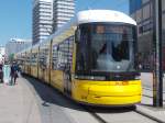 Flexity BVG Wagen 8008 als M5 Hackescher Markt am 4.5.13 am Alexanderplatz