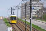 BERLIN, 01.05.2013, MetroTram M8 nach Nordbahnhof bei der Einfahrt in die Haltestelle Allee der Kosmonauten/Rhinstraße