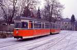 218 013 mit Beiwagen 268 058 an der Endstelle Alt Schmckwitz der Linie 68, 19.02.1994.