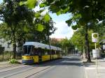 Ehrlichstraße Berlin: Die Tramlinie 21 wird derzeit mit Zweirichtungsfahrzeugen bedient, da dieser Streckenarm wegen Bauarbeiten in Rummelsburg endet.
