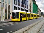 Straßenbahnlinie M5 nach Berlin Hohenschönhausen Zingster Straße an der Haltestelle Berlin-Mitte Invalidenpark.(23.12.2014)  
