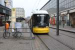 Berlin BVG SL M5 (Bombardier-GT8-11ZRL 9010) Hst. S+U Alexanderplatz / Gontardstrasse am 1. März 2015.