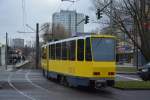 Tatra Straßenbahn  6054/6065  ist am 17.01.2015 unterwegs auf der Linie M6 zur Riesaer Straße. Aufgenommen am vom S-Bahnhof Marzahn.
