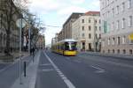 Berlin BVG SL M5 (Bombardier GT8-11ZRL 9008) Invalidenstrasse / Museum für Naturkunde am 18.