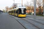 Berlin BVG SL M5 (Bombardier GT8-11ZRL 9008) Tiergarten, Emma-Herwegh-Strasse (Endstation) am 11. April 2015.