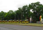 BVG 6064 + 6018 als Linie 67 vom Krankenhaus Köpenick Südseite nach Schöneweide/Sterndamm, am 01.06.2015 an der Haltestelle Freizeit- und Erholungszentrum.