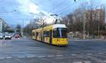 Berlin BVG SL M10 (Bombardier GT5-99ZR 2039) Danziger Strasse / Greifswalder Strasse am 2. April 2015.