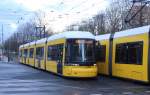 Berlin BVG SL M10 (Bombardier GT6-12ZRK) Danziger Strasse / Greifswalder Strasse am 2.