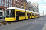 Berlin BVG SL M10 (GT6-12ZRK 4012) Warschauer Straße am 23. April 2016.