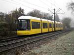 Straßenbahnlinie M6 nach S-Bahnhof Berlin Hackescher Markt an der Haltestelle Berlin-Lichtenberg Landsberger Allee/Rhinstraße.(12.11.2016)  