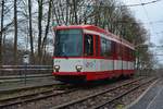 Am 7.12.19 fuhr auch der M6S Tw311 auf der Linie 310. Er ist der letzte Triebwagen in der alten Stadtbahn Lackierung. Hier wartet er die Kreuzung am Honnengraben ab. Zum Fahrplanwechsel und der Stilllegung zwischen Papenholz und Bochum Unterstraße wurden restlichen 1976 und 1977 gebauten M6S Triebwagen abgestellt. Nun verkehren hier neue Vario Triebwagen des Types 6xNfGlTwZR. Zwischen Crengeldanz und Witten Heven besteht nun Inselverkehr. Der Abschnitt Crengeldanz bis Unterstraße bleibt vorerst Betriebsstrecke. 

Witten 07.12.2019