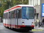 Linie 310 (Witten-Heven Dorf - BO-Hntrop Kirche).Am 16.09.2007 fhrt die Straenbahn an der Haltestelle Hans-Bckler-Strae  gerade los.
