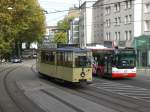 Bochum: Eine historische Straenbahn an der Haltestelle Bochum Rathaus.(19.10.2012) 