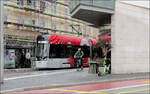 Die Stra�enbahn in der Bonner Innenstadt -     �koda ForCity Smart (41T) 2459 als Linie 62 bei der Einfahrt in die Haltestelle Stadthaus.