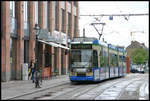 Tram Wagen 103 der Linie fährt hier am 15.5.2007 durch die Fußgänger Zone in Brandenburg.