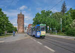 KTNF6 178 der Verkehrsbetriebe Brandenburg war am 02.05.2025 auf Linie 6 nach Hohenstcken Nord unterwegs. Am Plauer Torturm verlsst er die Innenstadt.