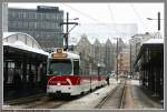 Die moderne Braunschweiger Lackierung lsst auch ein Fahrzeug aus den 70ern modern aussehen. Aufgenommen am 07.01.10 am Schloss.