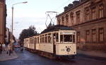 Straßenbahn Karl-Marx-Stadt (heute Chemnitz) im August 1977: Tw 351 des 925 mm-Netzes ist als Linie 3 auf dem Weg nach Siegmar