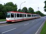 Eine Doppeltraktion aus Stadtbahnwagen N8 der Dortmunder Stadtwerke in Brackel als Zug der Linie U43 zum Westentor am 16.