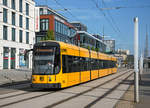 Dresden DVB NGT D12DD 2832 als Linie 7 beim Hauptbahnhof, 30.08.2017.