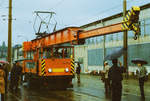 Den regnerischen 31. Mai 1986 hatten sich die Dresdner Straßenbahner für eine Fahrzeugschau im Straßenbahnmuseum (ehemals Straßenbahnhof Trachenberge) ausgesucht. Auch der  Große Kran  201 101 wurde nass.