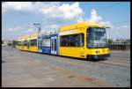 Niederflurgelenktriebwagen NGT6DD Der DVB In Dresden Auf Der Augustusbrcke Nchste Haltestelle Theaterplatz 25.08.07