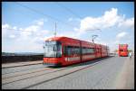 Niederflurgelenktriebwagen NGT6DD Der DVB In Dresden Auf Der Augustusbrcke Nchste Haltestelle Theaterplatz 25.08.07