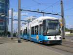 Straenbahn als Vollwerbetrger fr das Geibeltbad Pirna  Badespa fr jedes Alter - einfach Prickelnd  auf der Linie 8 nach Sdvorstadt; - Dresden Hauptbahnhof, 26.08.2007  