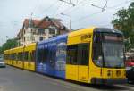 NGT D 12 DD am 02.06.2007 am Trachenberger Platz auf der Linie 3  Richtung Zentrum Dresden unterwegs.