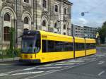 Dresden: Straenbahnlinie 9 nach Prohlis Gleisschleife an der Haltestelle Innere Neustadt Neustdter Markt.(18.8.2010)