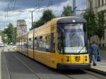 Dresden: Straenbahnlinie 11 nach Bhlau Ullersdorfer Platz am S-Bahnhof Neustadt.(18.8.2010)