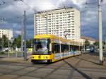 Dresden: Straenbahnlinie 2 nach Betriebshof Gorbitz an der Haltestelle Pirnaischer Platz.(18.8.2010)     