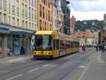 Dresden: Straenbahnlinie 12 nach Leutewitz an der Haltestelle Blasewitz Schillerplatz.(23.7.2011)