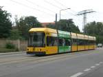 Dresden: Straenbahnlinie 6 nach Gorbitz Betriebshof nahe der Haltestelle Lbtau Nord Cottaer Strae.(29.7.2011)