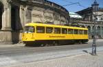 Dresden am Zwinger.
Gut gepflegter Tatra im Einsatz
als Schienenschleifwagen.
Gesehen am 26.08.2011