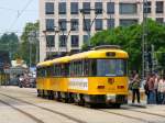 244 048 fhrt als Linie 2 durch Dresden am 29.05.2010