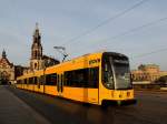 2823(Stadt Zittau) auf der Augustusbrücke als L4 mit Kurs auf Weinböhla in DRESDEN; 140610