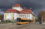 Dresden Tw 2808 erreicht den Postplatz aus der Ostra-Allee kommend, 24.04.2016.