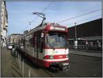 TW 3056 der Dsseldorfer Rheinbahn ist am 04.02.2008 auf der Linie 709 unterwegs und wird in Krze die Haltestelle am Hauptbahnhof erreichen.