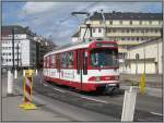 Die GT8S-Tram 3047 der Rheinbahn ist am 13.04.2008 auf der Linie 706 unterwegs und fhrt auf der Elisabethstrae in Richtung des nchsten Haltestelle beim S-Bahn-Haltepunkt Dsseldorf-Bilk. 
