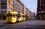 Dsseldorf Tw 2406 in der Bismarckstrae, Ecke Oststrae, 03.08.1986. Die Strecke wurde 1988 nach der Erffnung der U-Bahn aufgegeben.