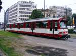 Ein DUEWAG-Stadtbahnwagen GT8S auf dem Jan-Wellem-Platz in Dsseldorf als Zug der Rundlinie 706 am 30.